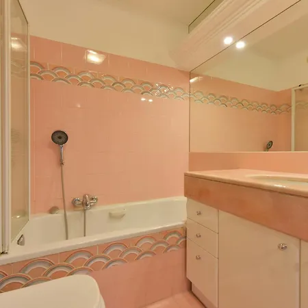 2-br Quiet Location Near The * Cannes